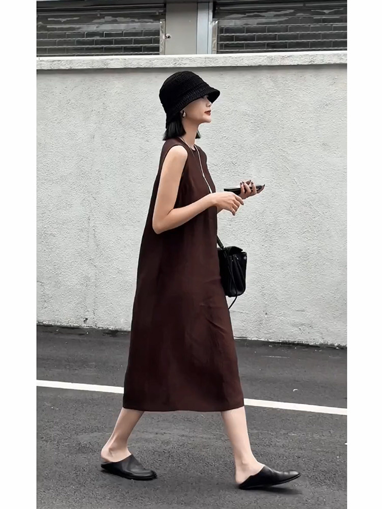 复古慵懒风亚麻连衣裙女2026春夏新款高级感气质减龄无袖背心裙