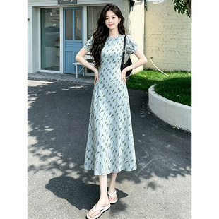 淑女温柔风格纹连衣裙女2026夏季爆款中长款收腰显瘦气质减龄裙
