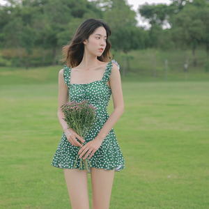 森系雏菊小清新泳衣连体裙式平角显瘦遮肚少女学生保守温泉泳装女