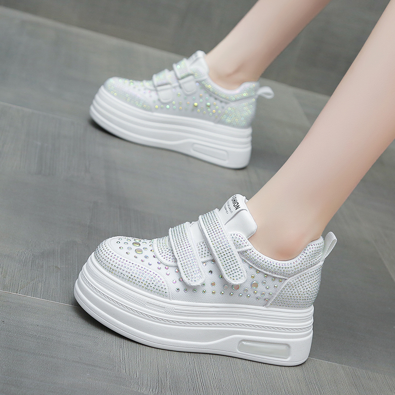 内增高显瘦休闲风运动松糕鞋