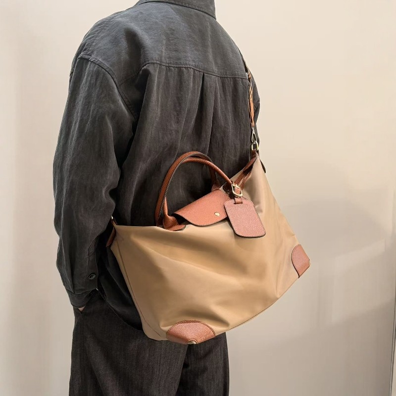 贵宝的包撞色拼接托特包男女大容量手提斜挎包电脑包通勤旅行包