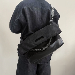 小众双拼设计麂皮绒黑色托特包男女潮流百搭大容量通勤单肩斜挎包