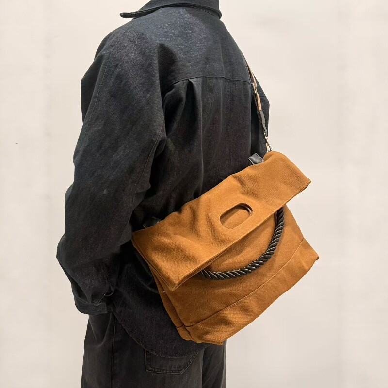 日韩休闲简约单肩包男女斜挎手提棕色帆布大容量通勤包横款方形包