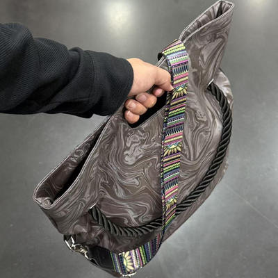 男女潮流大容量斜挎包单肩手提包