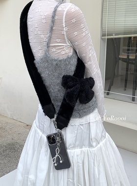 YoRoooi 自制小众黑色毛绒蝴蝶结肩带搭配款可爱多用途手机挂链女