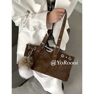 YoRoooi 韩系小众金属铆钉单肩包秋冬百搭休闲通勤腋下包手提包女
