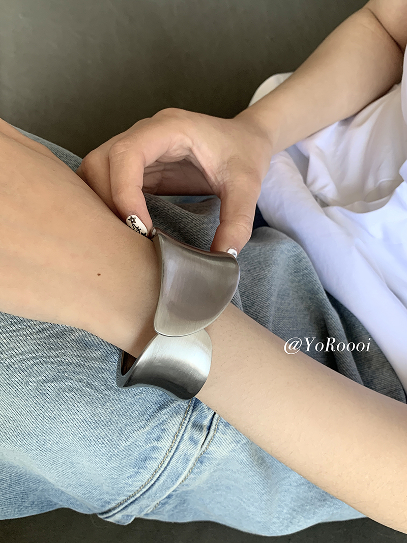 个性小众设计宽边简约手环