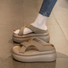 厚底增高凉拖鞋女夏外穿2026新款时尚女士松糕高跟小个子沙滩凉鞋