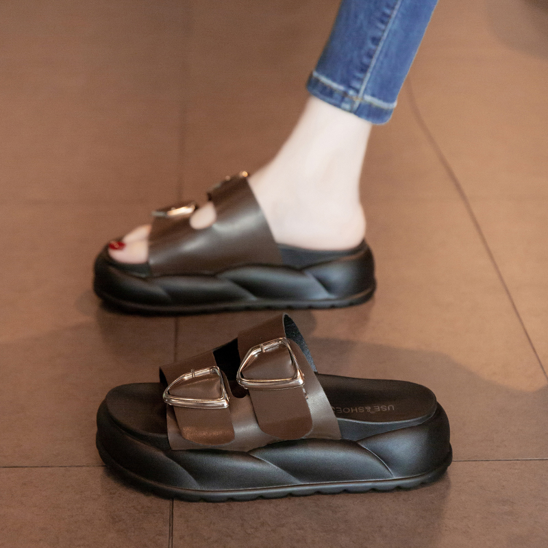 配裙子厚底增高凉拖鞋女夏季外穿高级感2025新款外出平底沙滩拖鞋