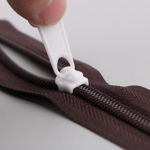 3号5号尼龙塑料拉链头尼龙齿拉头环保型无金属拉链头门禁拉链头