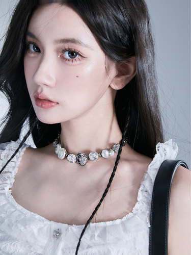 易碎商店甜酷复古玫瑰纽扣项链