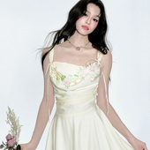 易碎商店·蜜语轻纱 现货 重工刺绣度假风鹅黄色荡领连衣长裙