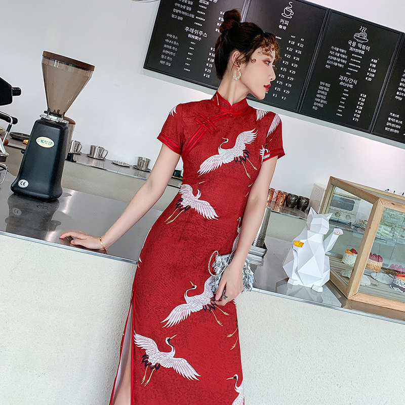 旗袍少女气质长款中国风复古红色2020年新款秋冬年轻款改良连衣裙