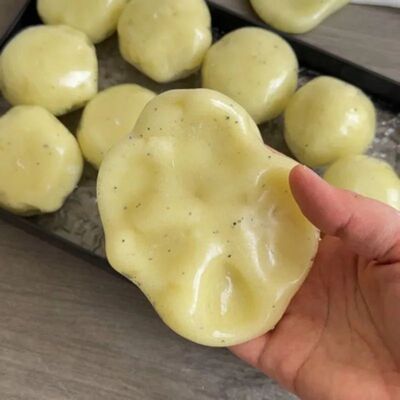 Realistic Mashed Potato Squishy Ball, Textured Crinkle Sound