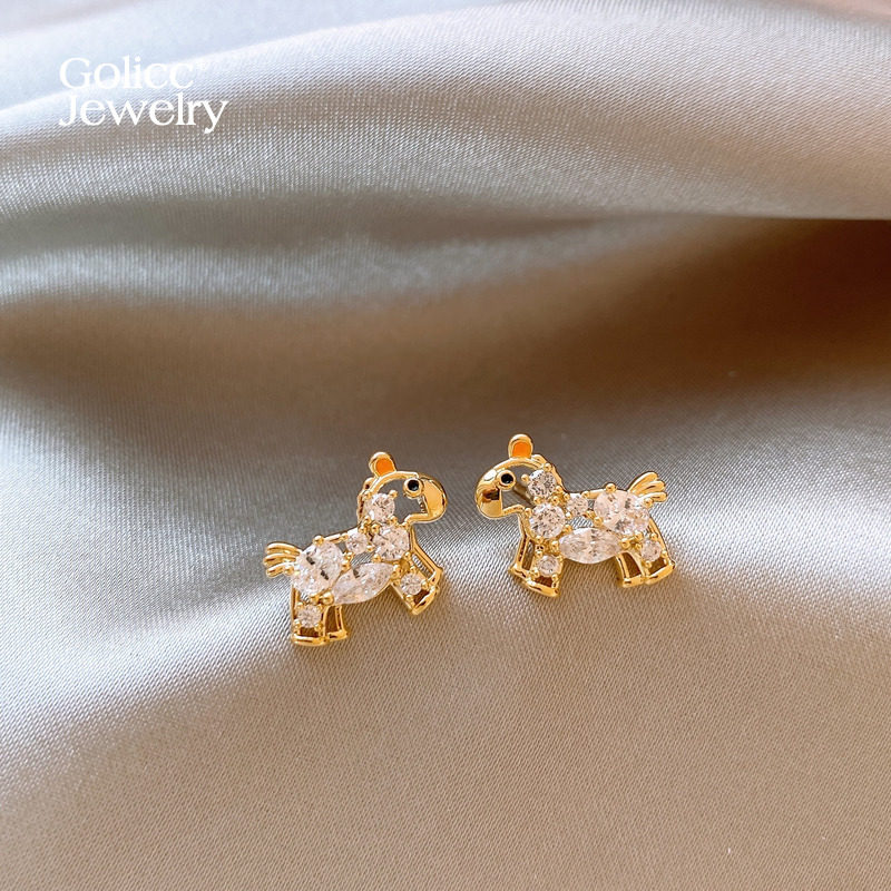 古里雅金色锆石小马耳钉高级感