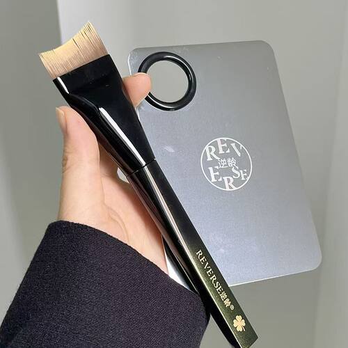 逆龄M78月牙粉底刷不吃粉无痕