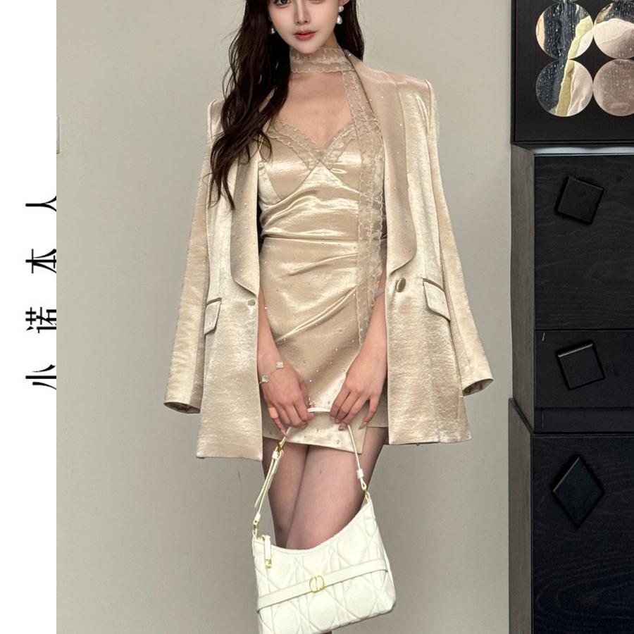 小诺本人休闲小西装女2025春款气质高级感缎面西服短裙套装25105
