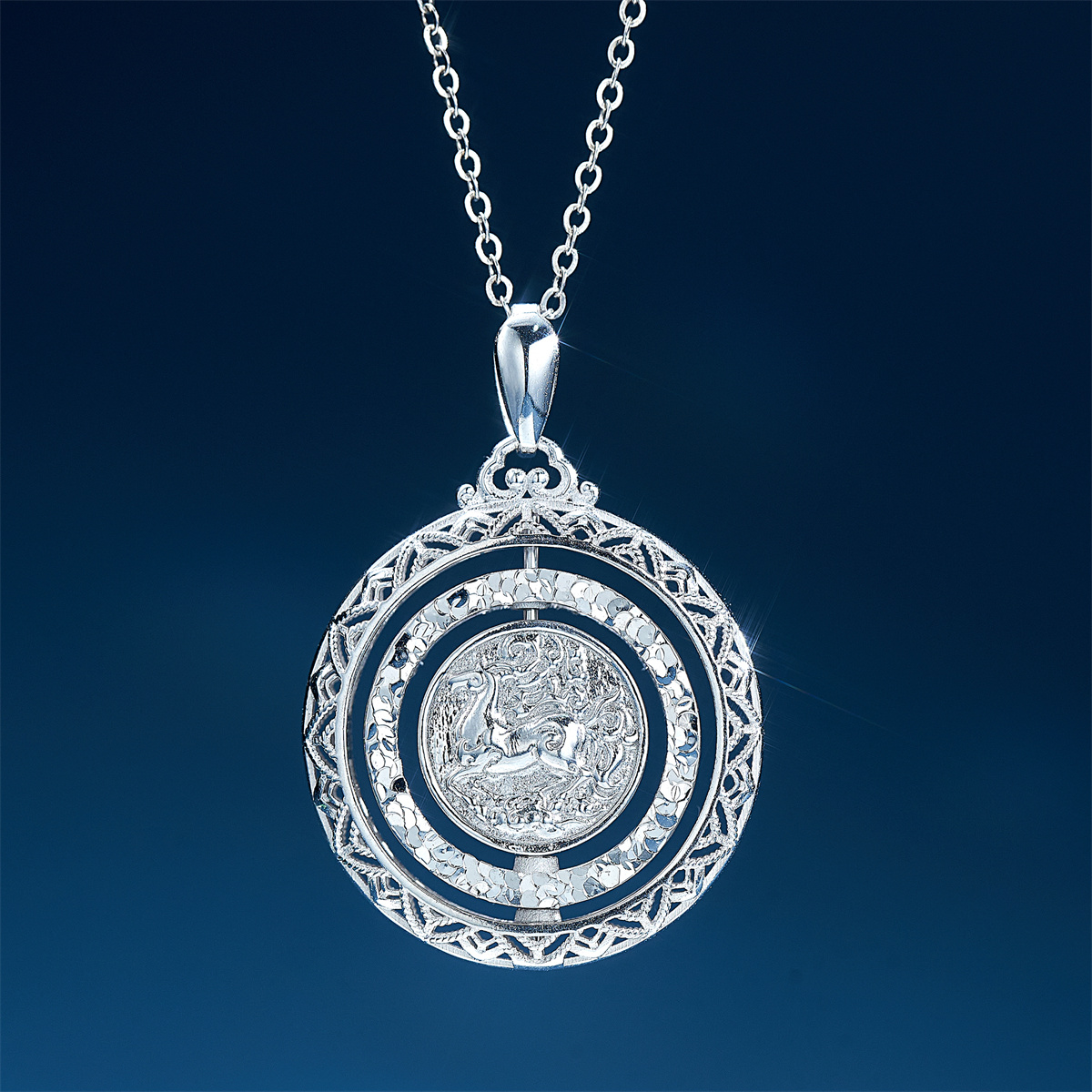 Meluxe美奈 铂金八宝罗盘吊坠Pt950白金镂空圆盘时尚送女友礼物