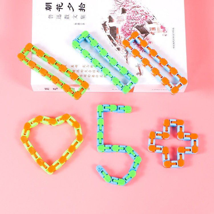 斗音同款儿童手环过家家玩具 小学生链条减压百变折叠自行车链条