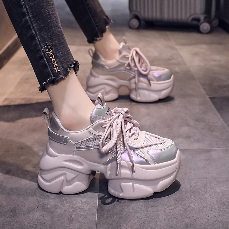 百搭显脚小厚底运动鞋