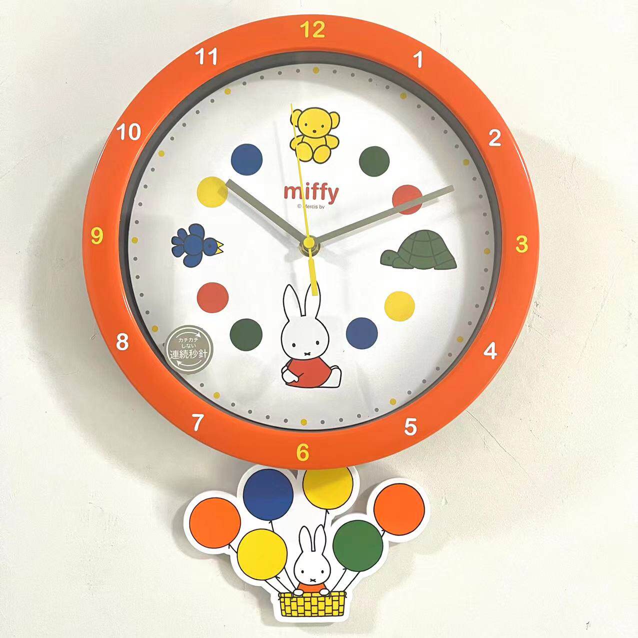 现货日本购米菲小新摆钟时钟可爱震脚挂钟卡通装饰钟兔年新年礼物