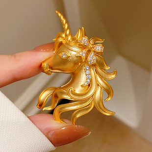 复古中古风鎏金镶钻马首胸针高级感创意设计西装外套别针配饰胸花
