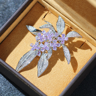 新款小清新优雅气质镶锆桂花胸针女时尚简约高级感胸花别针配饰品