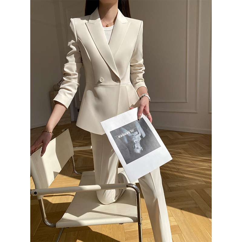 奶白色西装套装职业正装女秋大牌