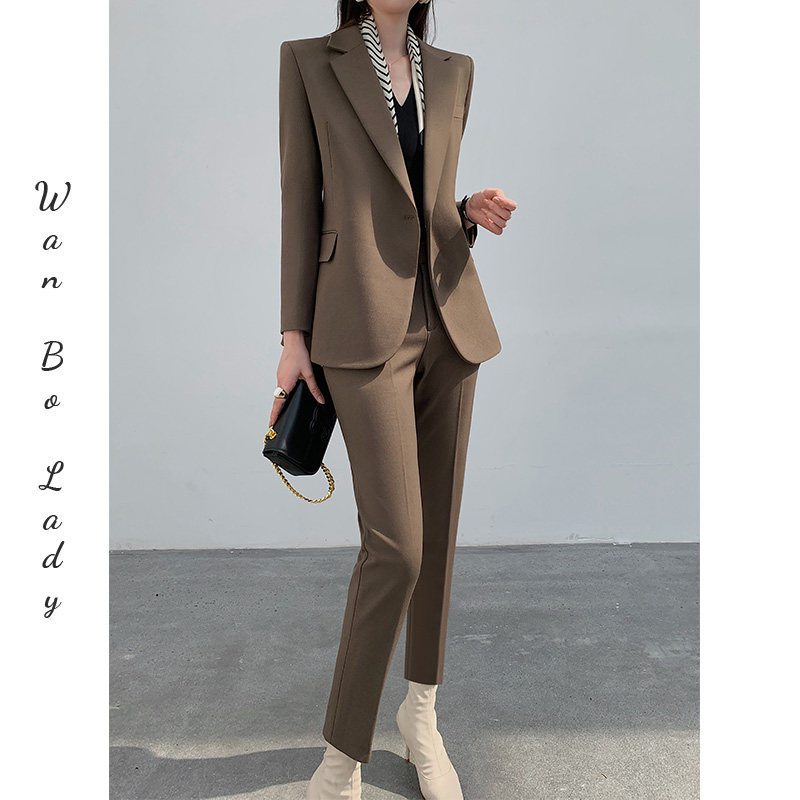 咖色西装套装女春秋季2026年新款大码气质名媛休闲小个子西服外套