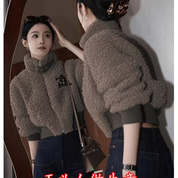秋季今年流行爆款小香风别致独特高级超好看咖色羊羔毛加厚外套女