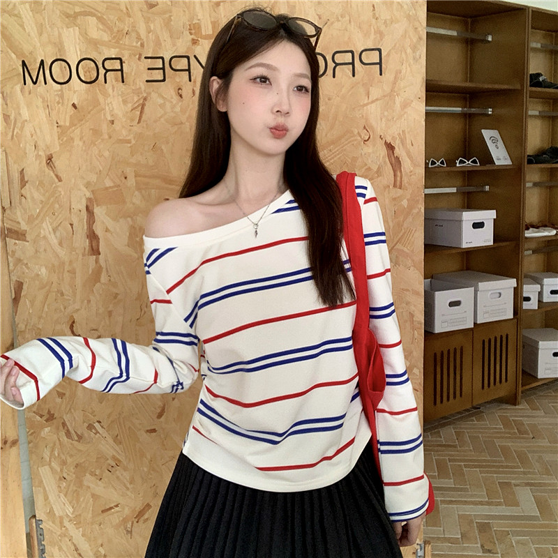 实拍大码秋季设计感别致斜肩t恤卫衣韩系气质百搭条纹露肩上衣