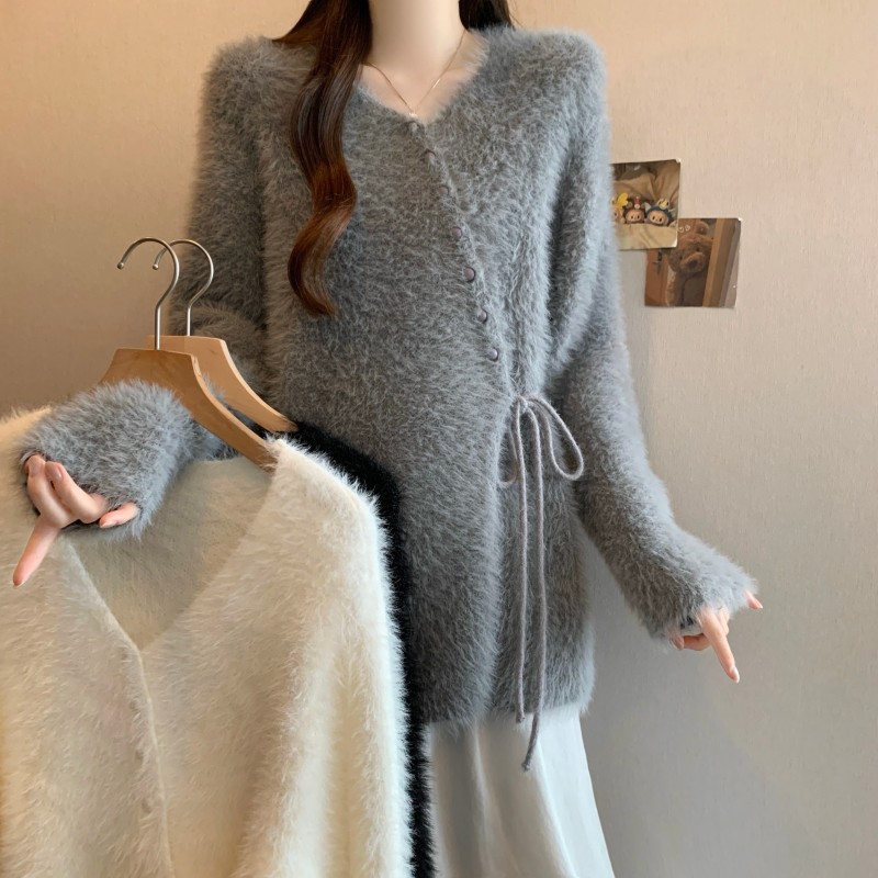 实拍~ 大码胖MM秋冬新款V领法式系绳水貂长袖正肩上衣开衫毛衣