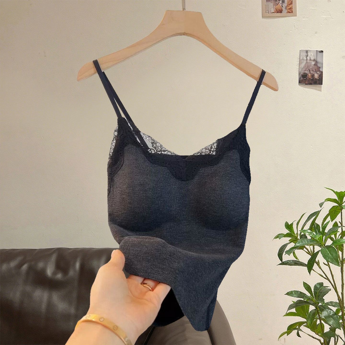 灰色蕾丝边加绒吊带背心女带胸垫法式V领抹胸磨毛发热保暖背心