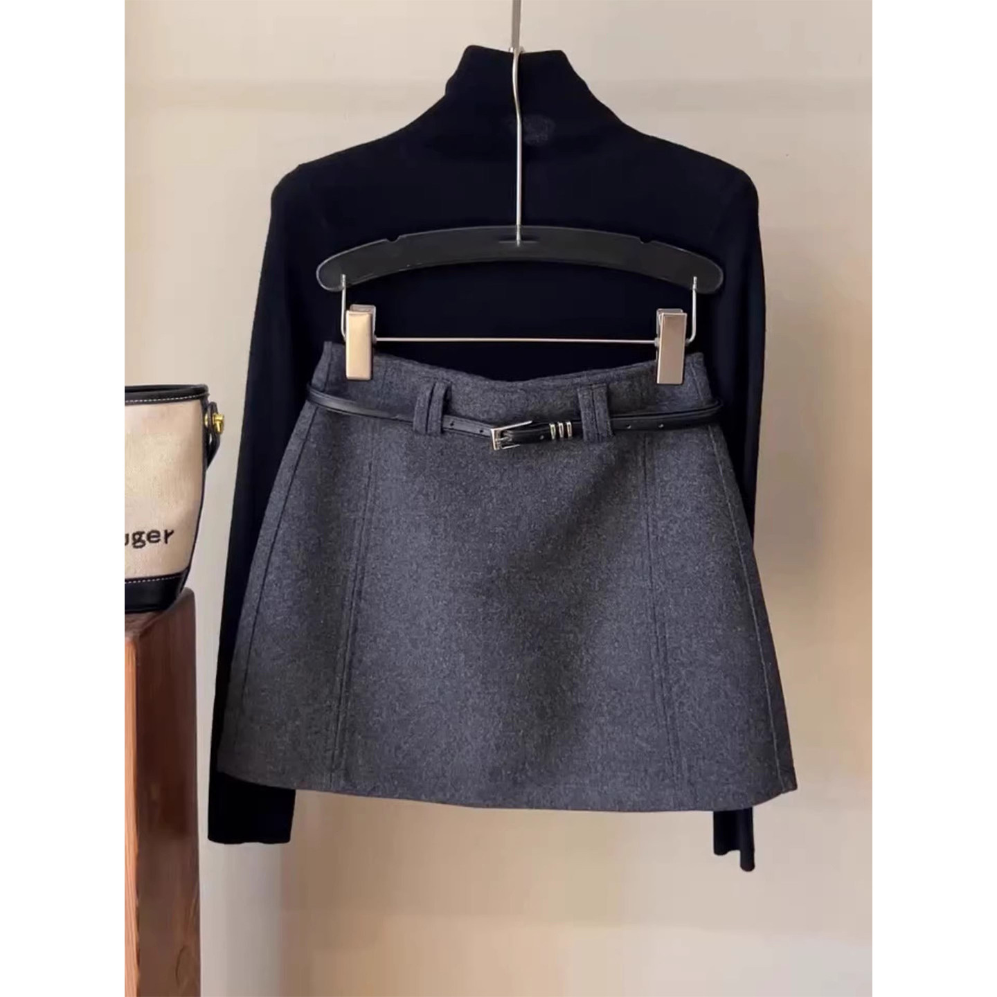 深灰色毛呢半身裙女秋冬新款高腰显瘦a字短裙高级感气质包臀裙子