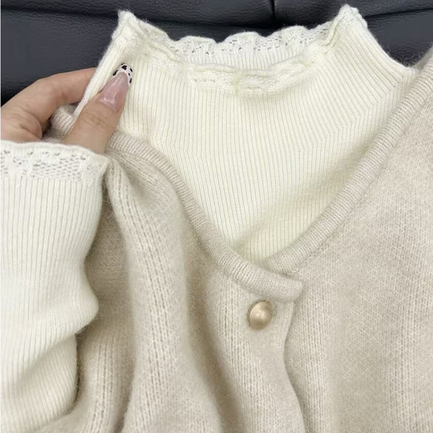 半高领针织打底衫女秋冬叠穿内搭配马甲的木耳边长袖上衣1206r