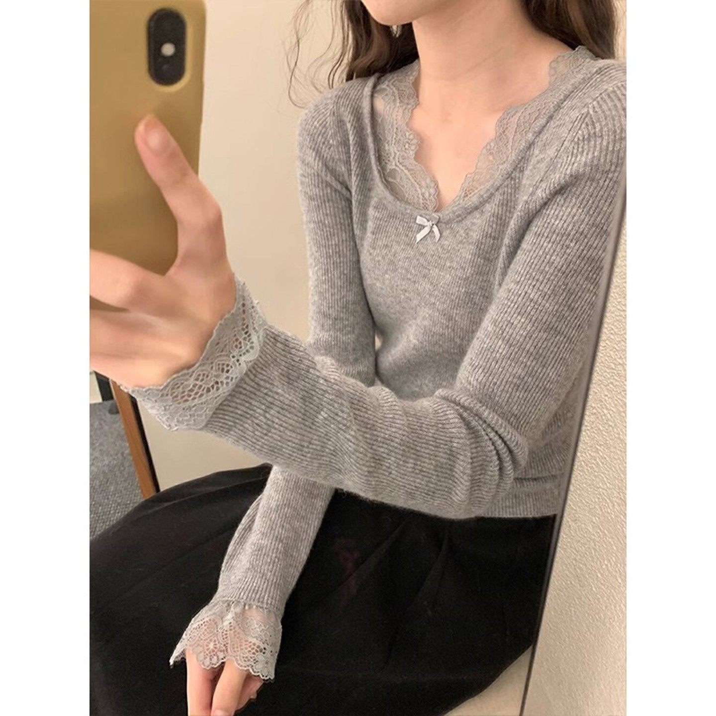 法式V领蕾丝打底衫女秋冬2025新款修身小香风内搭长袖针织衫上衣