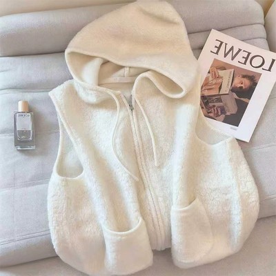 白色连帽针织马甲背心女冬气质宽松坎肩无袖上衣叠穿外套1127w