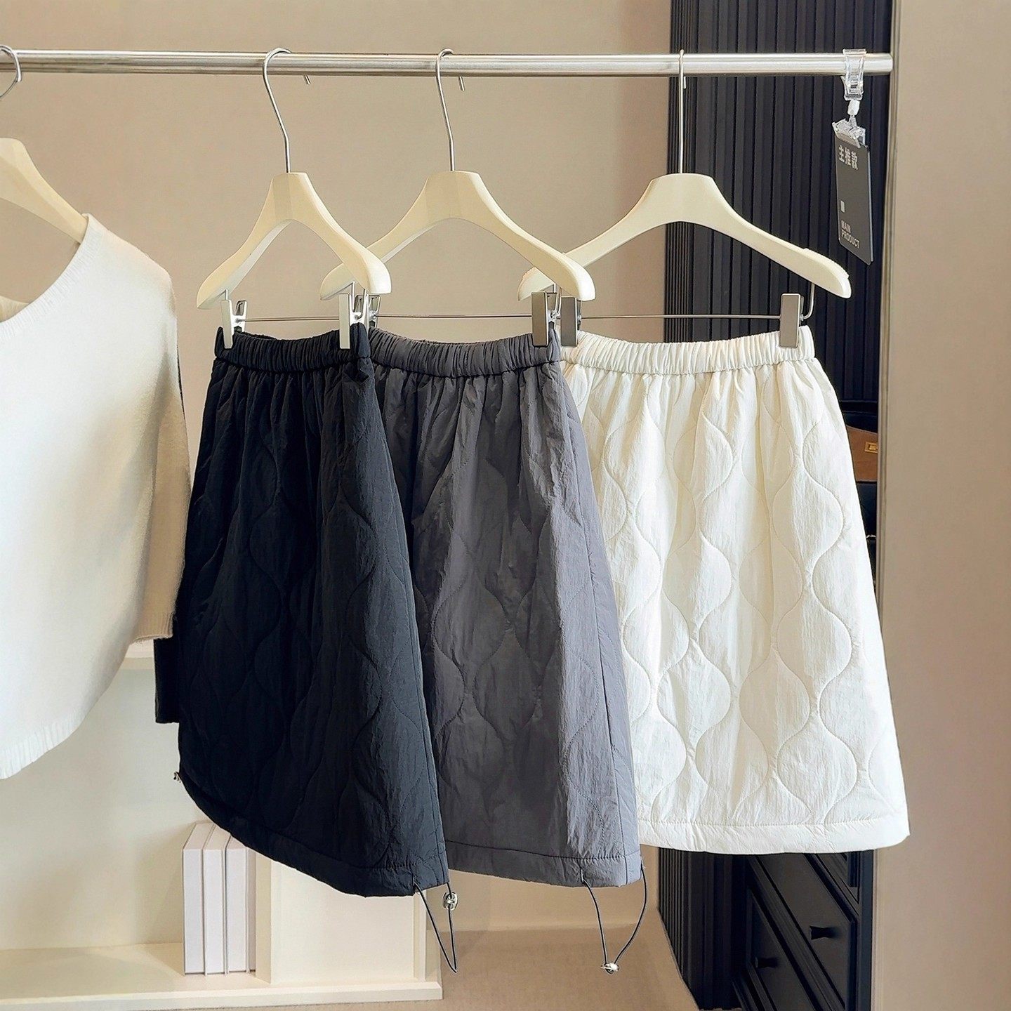 白色夹棉半身裙女秋冬高腰显瘦a字短裙松紧腰小个子保暖加厚中裙