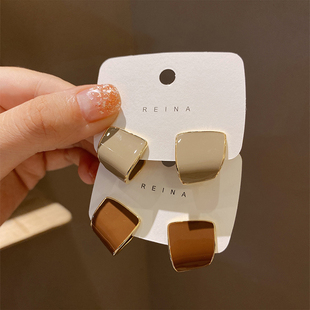 复古法式 潮轻奢高级感小众设计气质耳钉耳饰 金属耳环女2026年新款