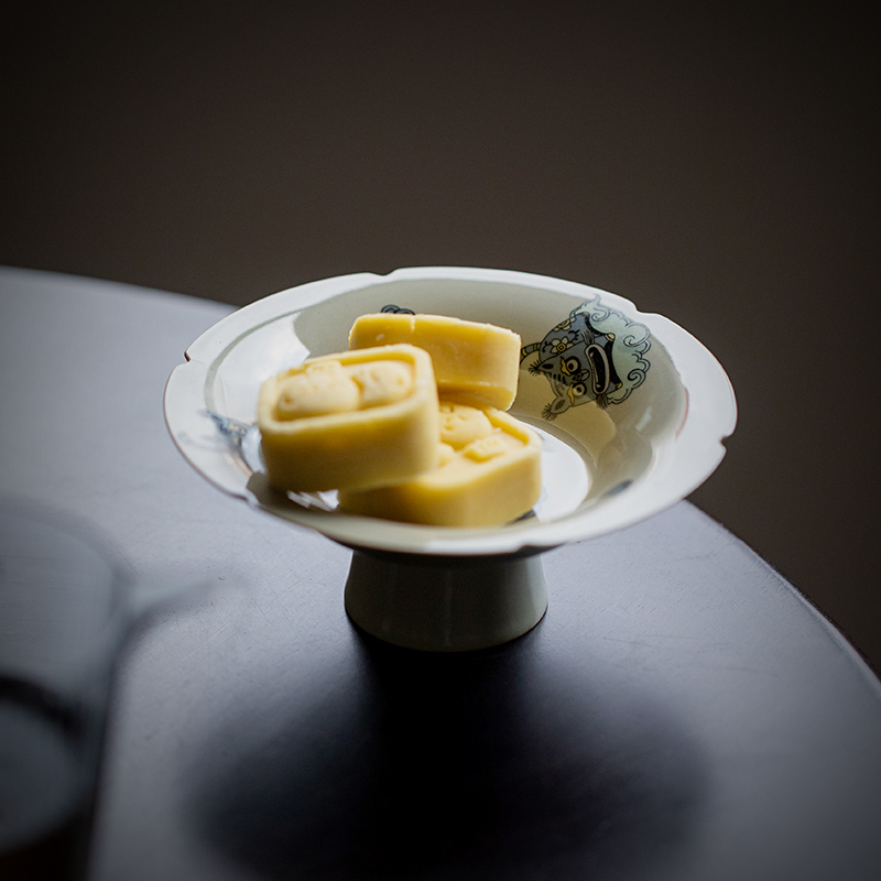 蜜合釉如虎添翼壶承家用陶瓷高足果盘茶点盘创意小老虎托盘糕点盘
