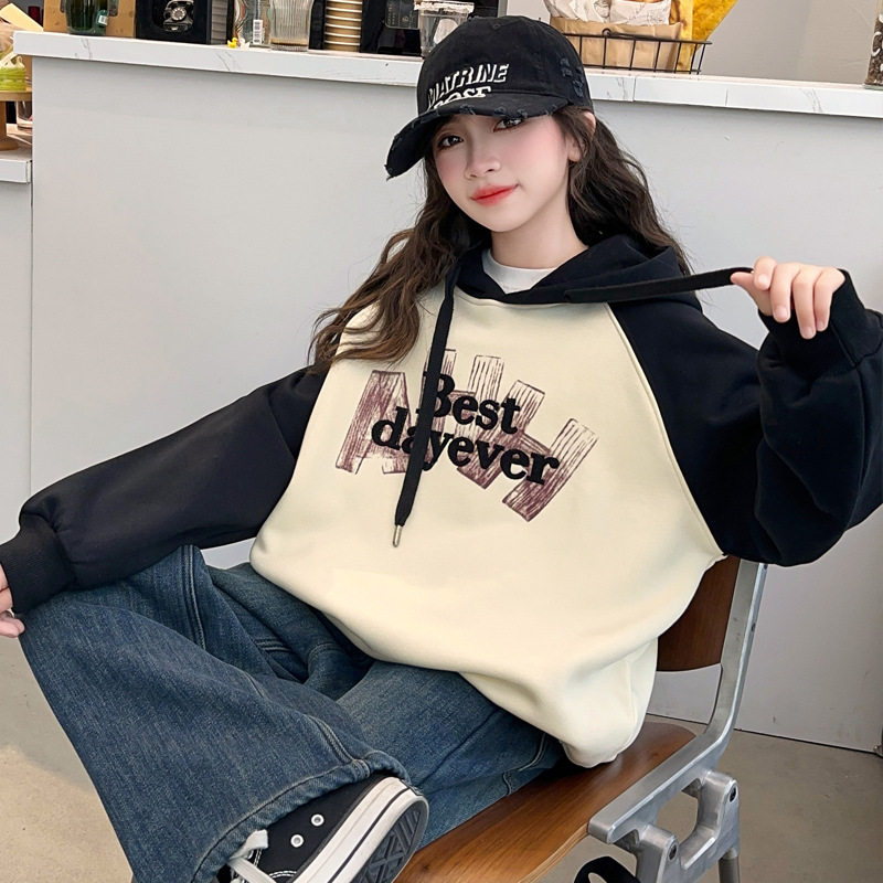 女童拼色连帽卫衣2026春秋款中大童宽松休闲上衣洋气字母印花长袖