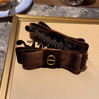 杜乐丽丝绒竖夹猪鼻子气质头饰