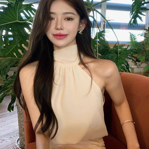 法式高级感轻奢挂脖上衣两件套2023新品女夏小众高端设计感短裙子