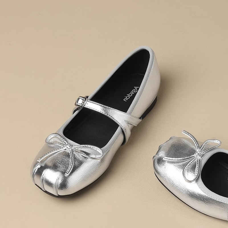 方头银色春秋新款小皮鞋软底法式