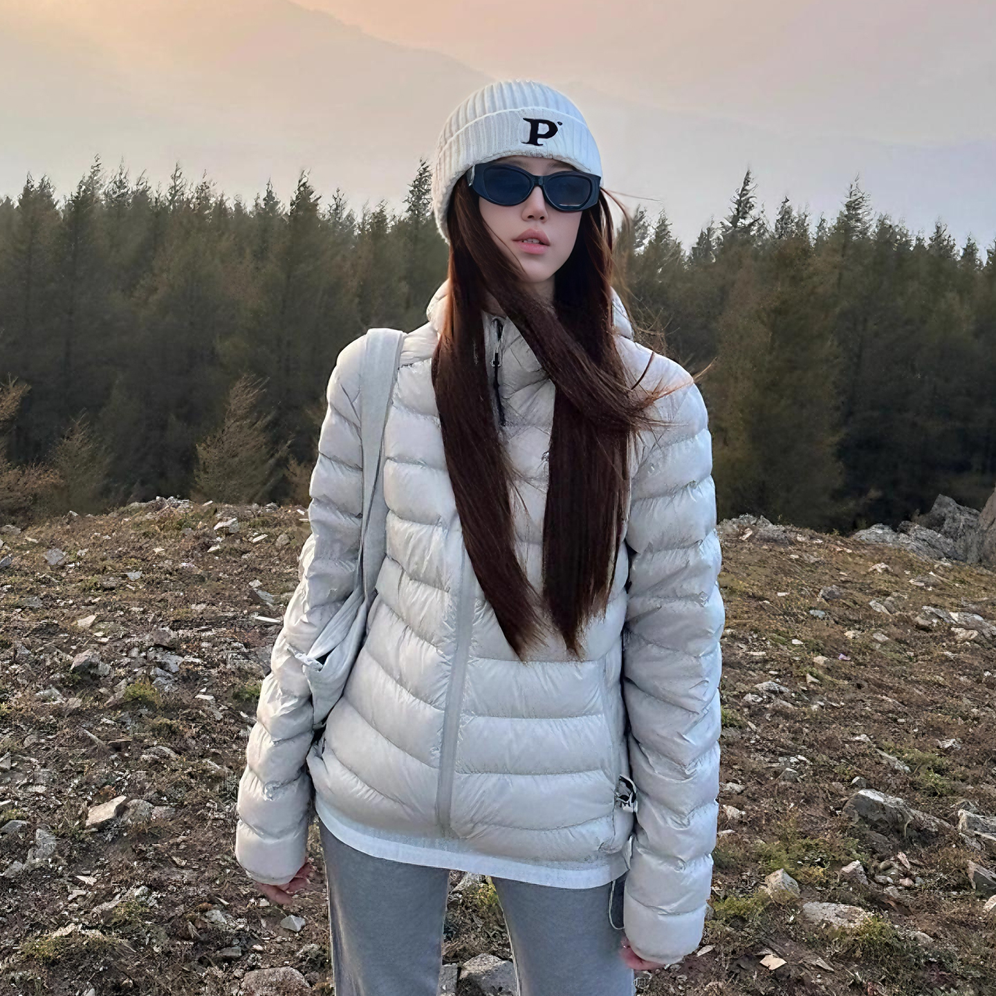 排骨轻薄羽绒服女短款