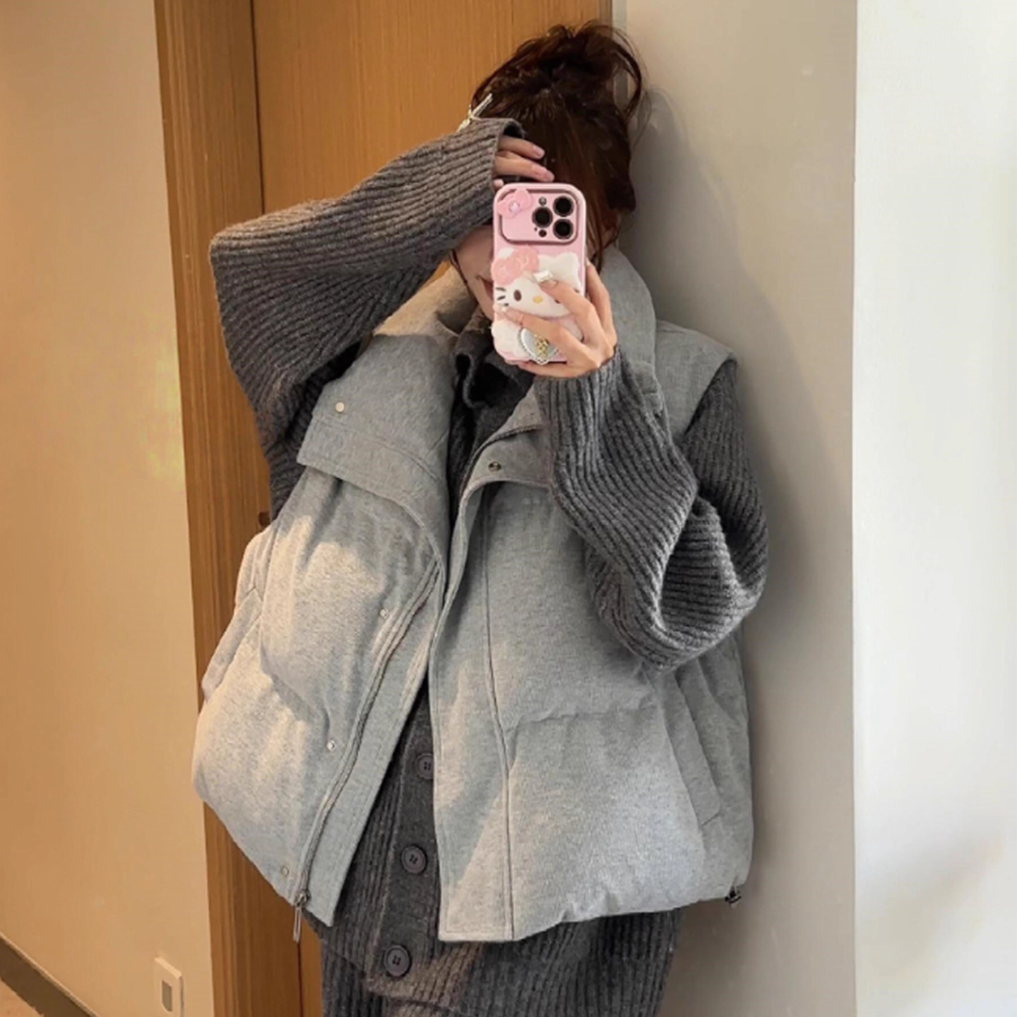 灰色立领羽绒马甲女外穿2025秋冬新款慵懒风洋气保暖背心外套棉服