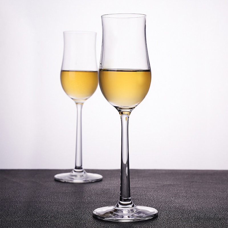 泰国进口水晶玻璃烈酒杯甜酒杯单一麦芽威士忌闻香品鉴郁金香杯