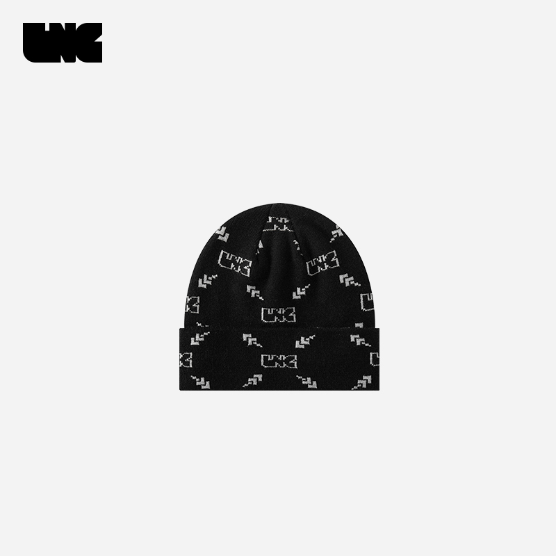 潮流冷帽廓形，品牌标识老花，防风保暖