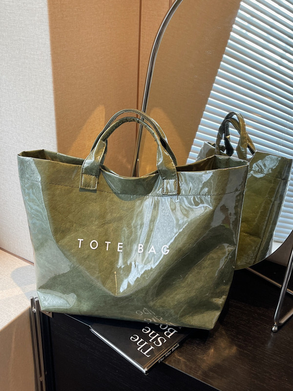 New Large Capacity DuPont Paper Transparent Waterproof Jelly PVC Tote Bag for Work, Commuting, Travel and Mother's Handbag - Thumbnail 4