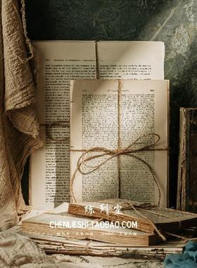 旧英文书页复古摆件背景纸背景布做旧英文老书页草坪婚礼拍照道具